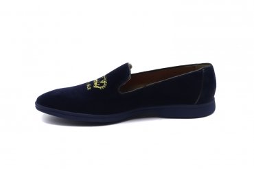 Modèle de chaussure Fallon fabriqué en Terciopelo Marino Bordado Corona Pepe Milan Oro