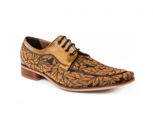 Modèle de chaussure Fall, fabriqué en cuir verni et saule fantaisie