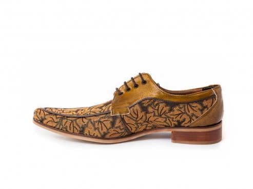 Modèle de chaussure Fall, fabriqué en cuir verni et saule fantaisie