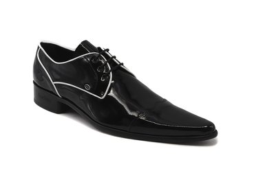 Modèle de chaussure Sky fabriqué en Charol Negro Vivos Blancos