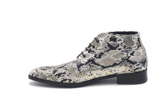 Molk model shoe, manufactured in Molokai Blanco