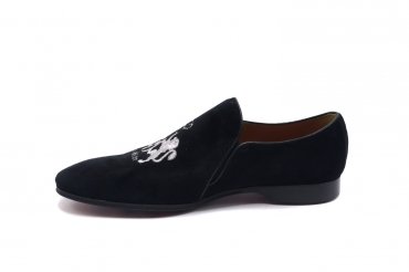 Modèle de chaussure Era fabriqué en Terciopelo Negro Bordado Leones Pepe Milan Oro