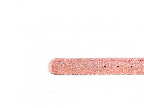 Modèle de ceinture Pinky, faite de paillettes roses.