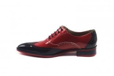 Modèle de chaussure Bermejo, fabriqué en Charol Negro Charol Metal Rojo
