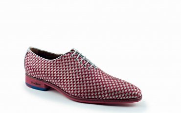 Modèle de chaussures Glaciaire, fabriqué en paillettes rouges semblables.