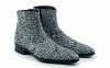 Botín de caballero, modelo Paris , fabricado en glitter blanco y negro.