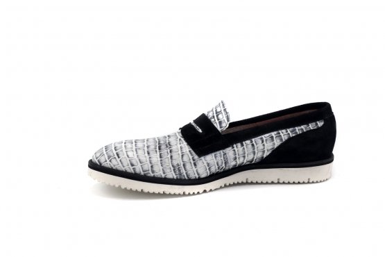 Corey Shoe model, manufactured in Coco BW y Afelpado Negro