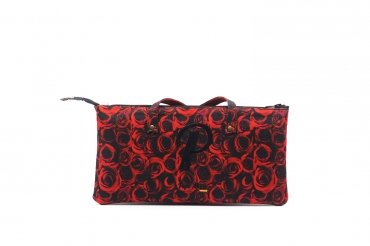 Bolso modelo Siggy, fabricado en Rosas Rojas