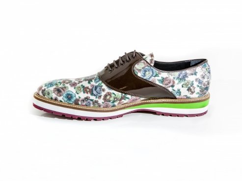 Modèle de sneaker Nuovo marrone, fabriqué en roses glitter III et cuir verni marron.