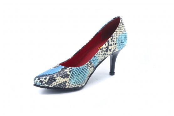 Zapato modelo Shenzi, fabricado en Serpiente Indi Turquesa