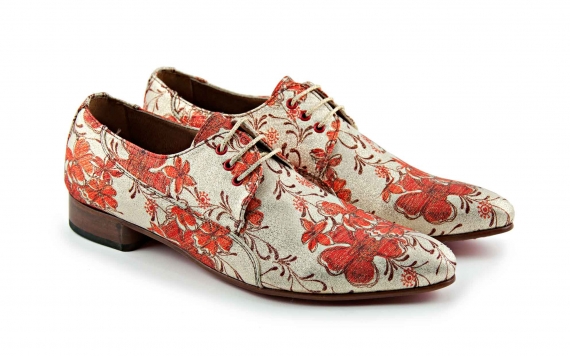 Zapato modelo Dublín fabricado en lamé oro n.5