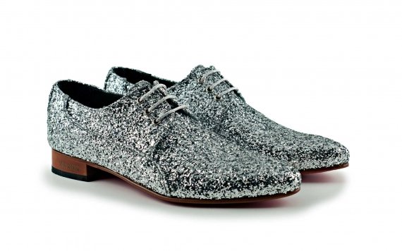 Zapato modelo Silver Festival, fabricado en glitter Plata