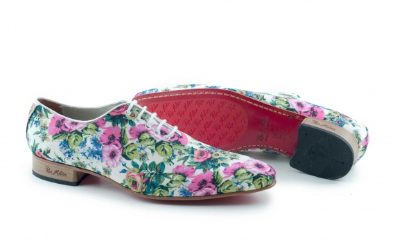 Zapato modelo Abril , fabricado en textil fantasía 522