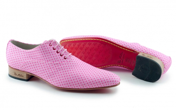 Modèle de chaussures Petite, fabriqué en coeur fantaisie. 
