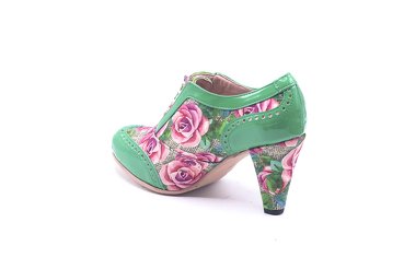 Zapato modelo Alma, fabricado en Fantasia Casandra Charol Verde Hierba 