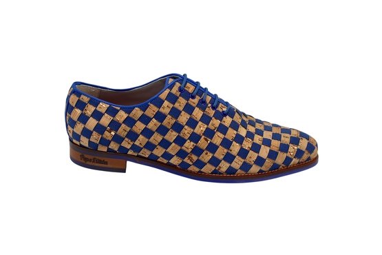 Shoe model Nigel, manufactured in Corcho Canasta Azul