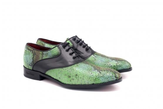Modèle de chaussure Petra,  fabriqué en Snake N6 y Napa Negra