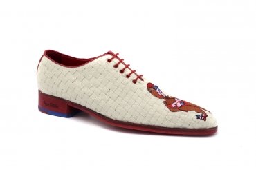 Zapato modelo Hibiscus, fabricado en LINO TRENZ CRUDO - BORDADO TOMASA