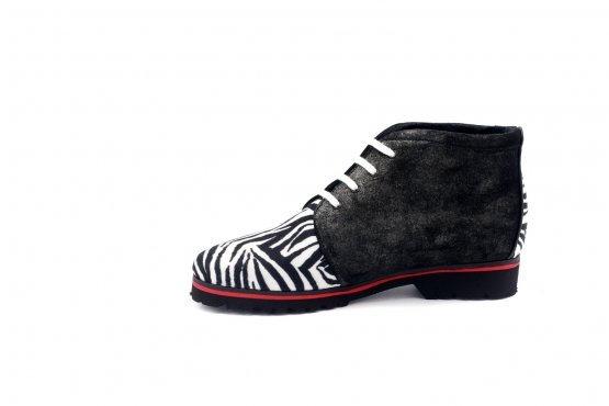 Modèle de butinl Marty, fabriqué en Cebra Negra & Blanca - Serraje Negro & Plata