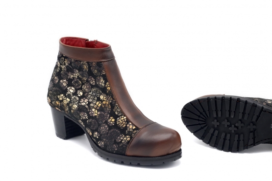 Ankle Boot model Lightning, manufactured in ACLI TESEO NEGRO Napa Cuero