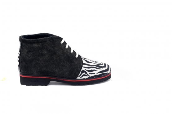 Modèle de butinl Marty, fabriqué en Cebra Negra & Blanca - Serraje Negro & Plata