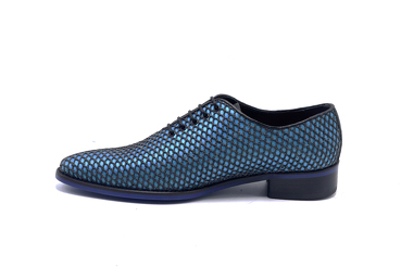 Modelo TRAVIS BLUE , fabricado en rejilla negra 