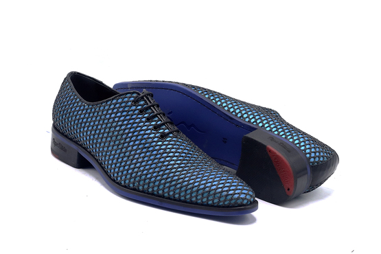 Modelo TRAVIS BLUE , fabricado en rejilla negra 