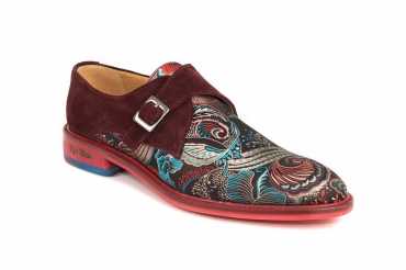 Modèle de chaussure Jambi, fabriqué en jacquard 521 nº6 et vin peluche.