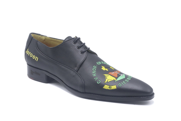 Zapato modelo Jeroen, fabricado en Napa Negra con bordado KNOR
