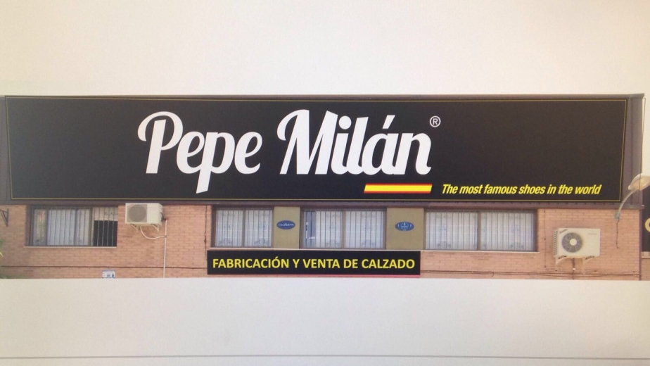 Renovation of our facade. Come and visit us!