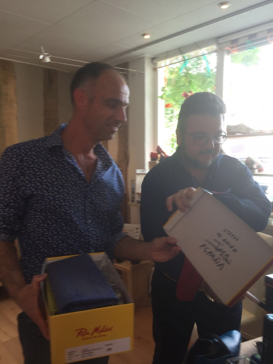 Pepe Milan visit to Shoelia.